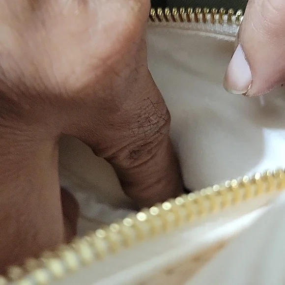 Fashion  Crossbody Bag in Cream and Orange - Picture 5 of 10